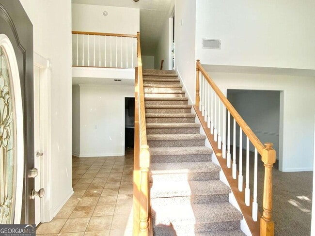 Photo - 640 Suwanee Lakes Cir NW