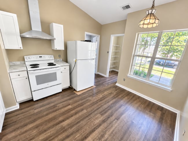 23 Daveitta Dr