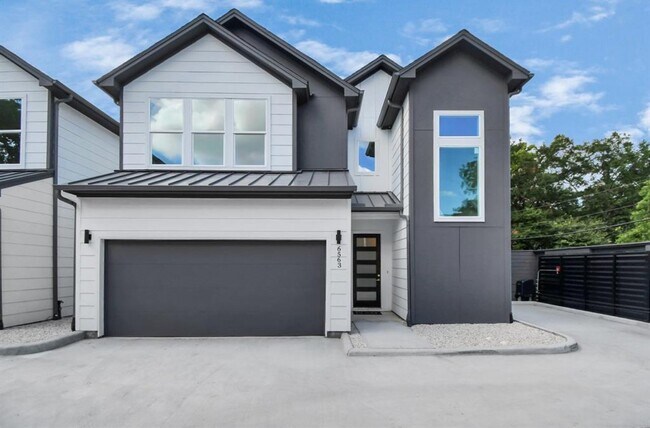 Building Photo - 6555 Sealey St