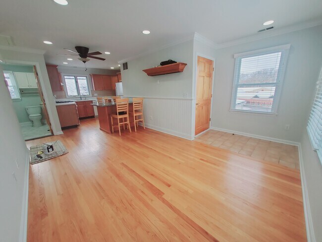 Photo - 50 Oxford Ct Unit 2