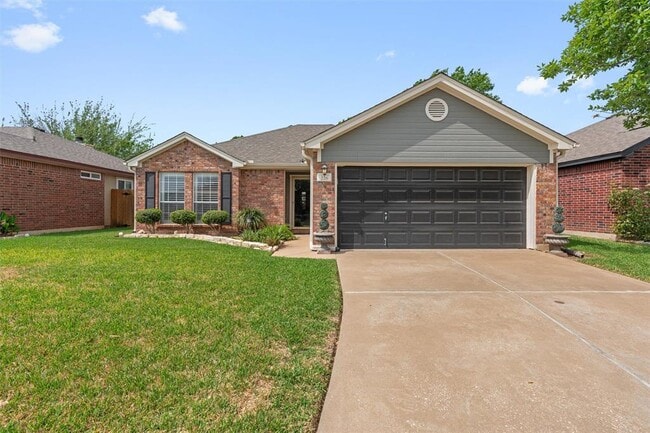 Building Photo - 226 Claris Ln
