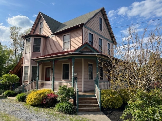 Building Photo - 16 Cooper Ave Unit 16 Copper Avenue Rental