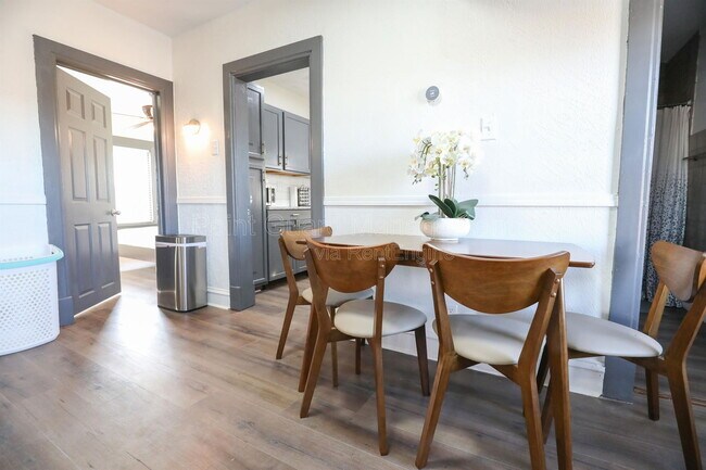 Photo - 3004 Marcy St