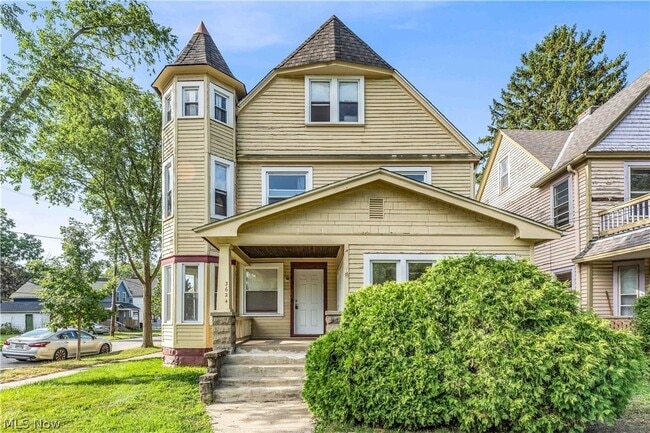 Building Photo - 3624 Archwood Ave Unit 3624/DN