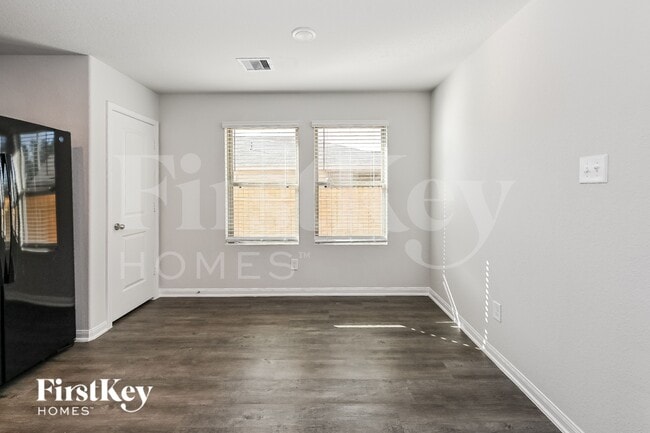 Photo - 25590 Roy Rogers Rd
