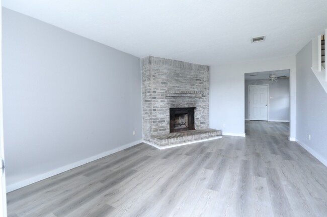 Photo - 4624 W Orange St