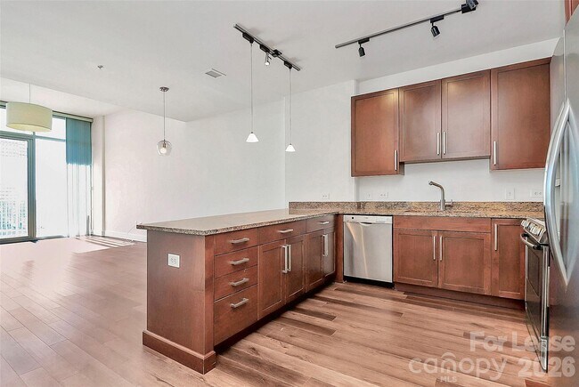 Photo - 215 N Pine St Unidad 4204