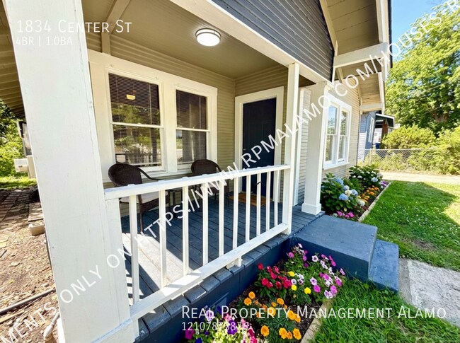 Photo - 1834 Center St