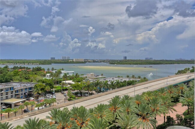 Photo - 10275 Collins Ave Unidad 925 Rental