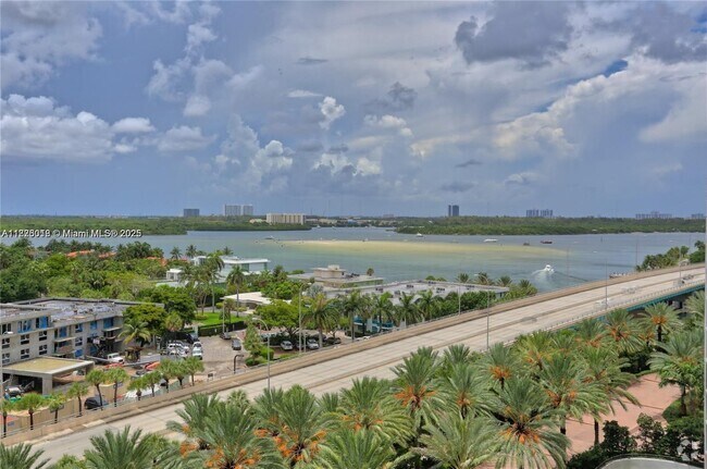 Building Photo - 10275 Collins Ave Unit 925 Rental