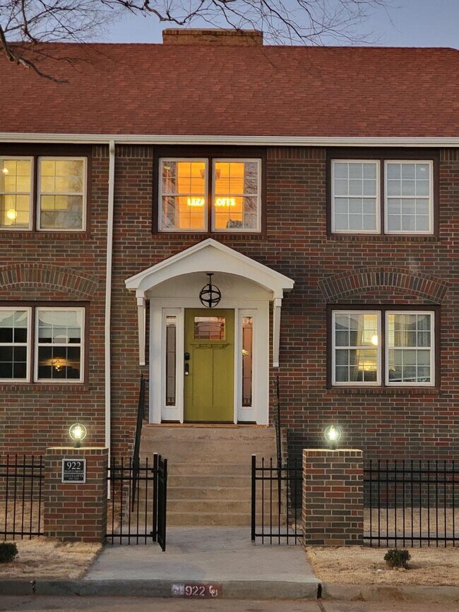 Photo - 922 Maple Ave