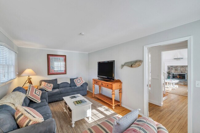 Photo - 44 Wireless Rd