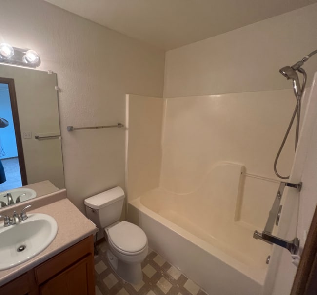 Photo - 764 E Clarion Dr Unit 4