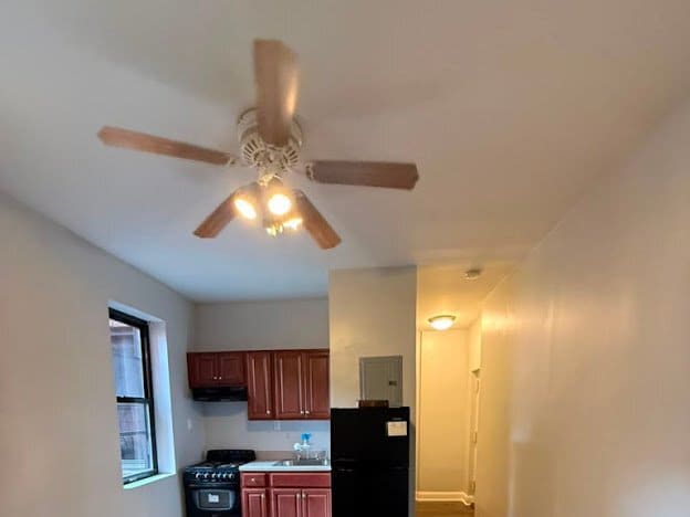 18 Summit St