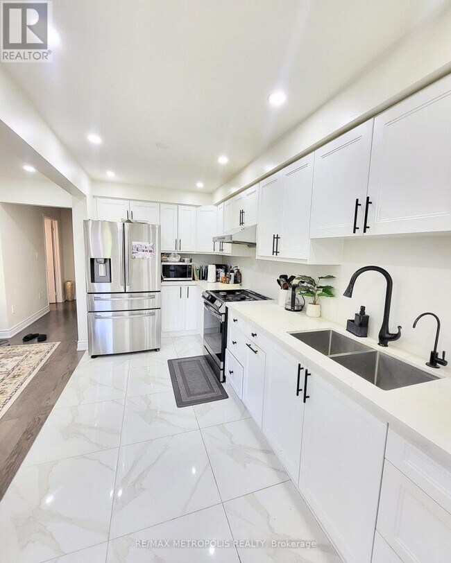 Photo - 435 Middlefield Rd