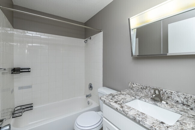 2BR, 1BA - 860SF - Bathroom