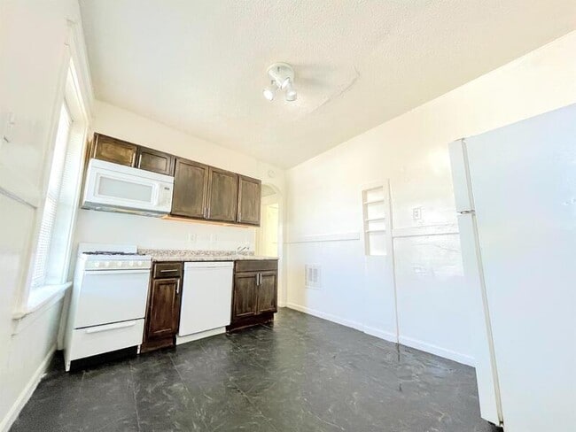Photo - 2749 Pestalozzi St Unit 2W