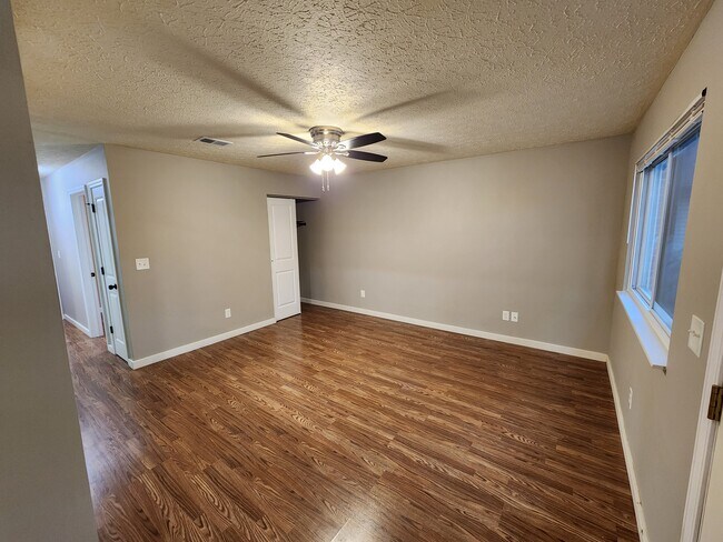 Photo - 3109 Charles Dr