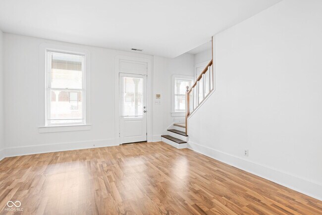 Photo - 1448 N Illinois St