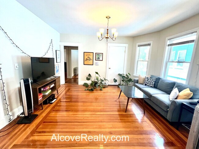 Photo - 24 Burnham St Unit 2