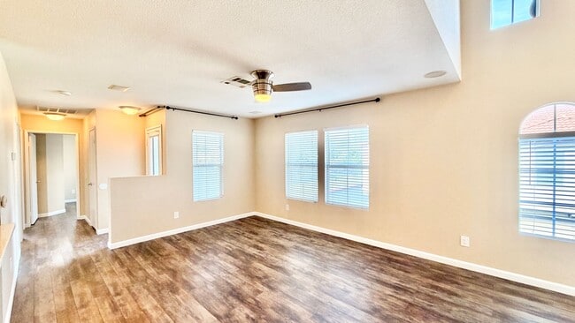 Photo - Bright & Lovely Two Story Townhome in the VistaMonte at San Luis Rey HOA Community of Oceanside!