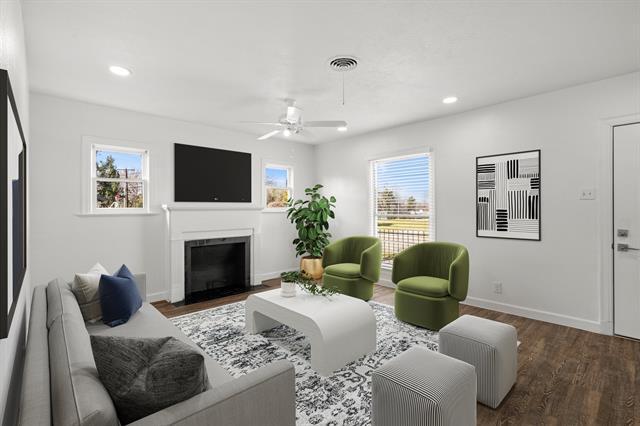 Photo - 612 W 5th St