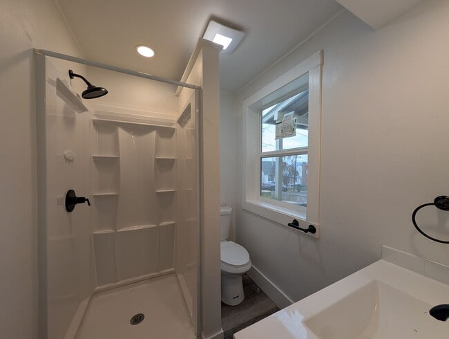 Photo - NW 9th &amp; Furnish Duplex Unidad 421 NW 9th St