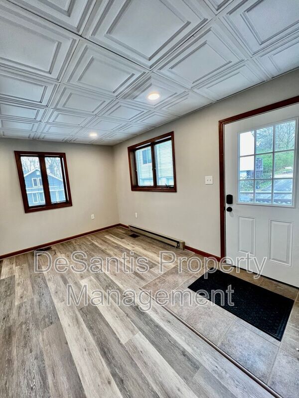 Photo - 4499 Mt Royal Blvd