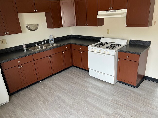 Photo - Waukesha 2BD (Near Carrol College) Unit 220 #2