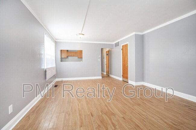 Building Photo - 1520 Coventry Rd Unit 2