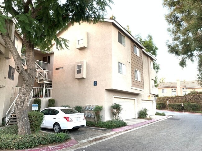 Building Photo - 2-Bedroom, 2-Bath Upstairs Condo Unit 3