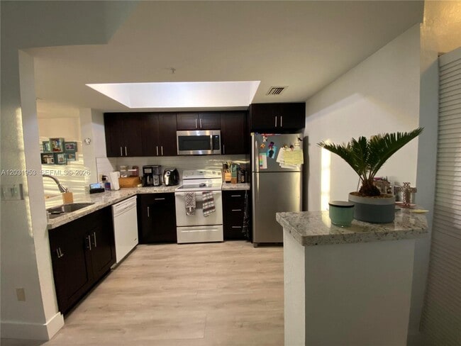 Photo - 711 SW 148th Ave Unit 402