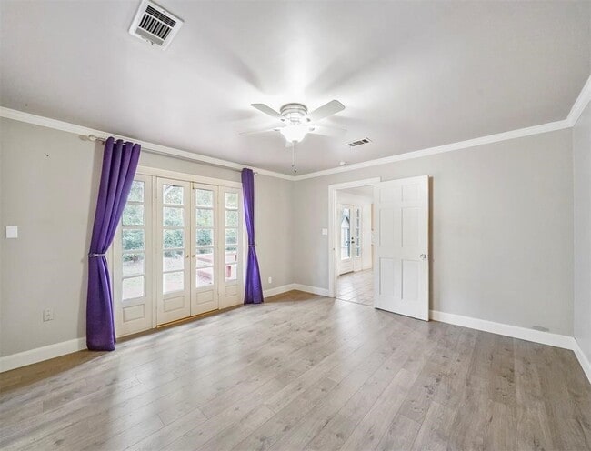 Building Photo - 2111 Diane St