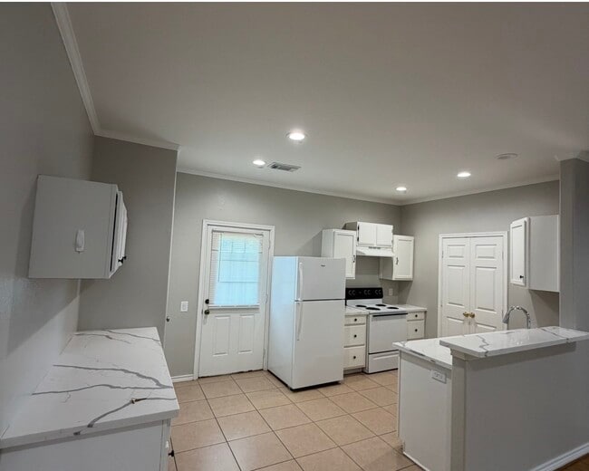 Photo - 104 Longstreet Rd