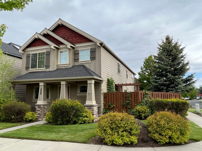 Spacious SE Bend 3 Bed/2.5 Bath on Corner ... - Spacious SE Bend 3 Bed/2.5 Bath on Corner ... House