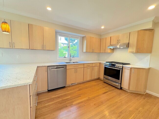 Photo - 298 Adams St