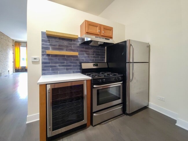 Photo - 2047 N Hoyne Ave Unit G