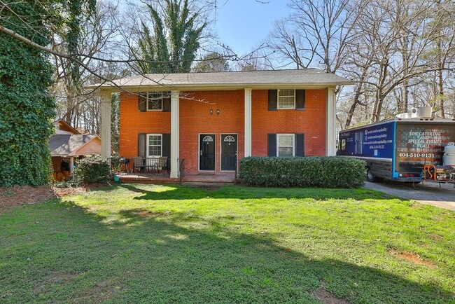 Building Photo - Newly Renovated Duplex Rental