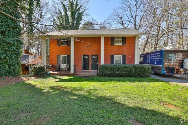 Building Photo - Newly Renovated Duplex Rental
