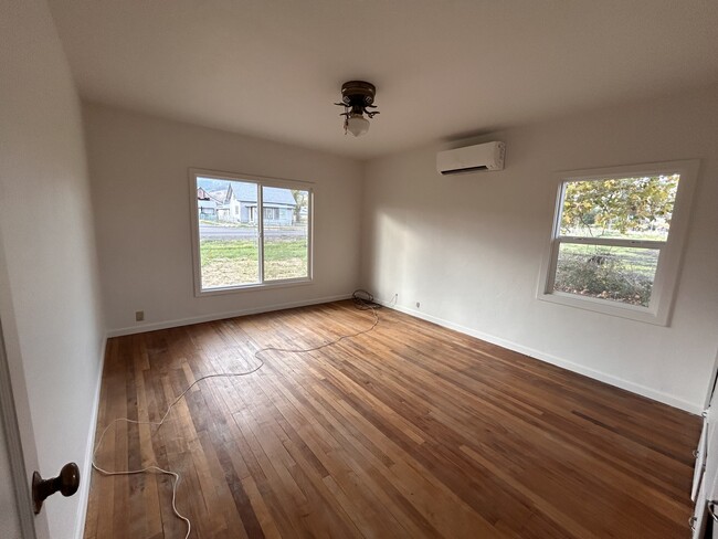 Photo - 6065 Colver Rd