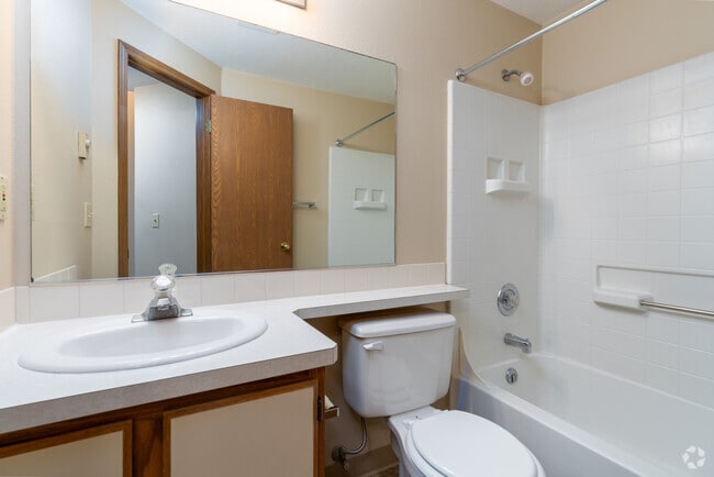 1BR, 1BA - 730SF