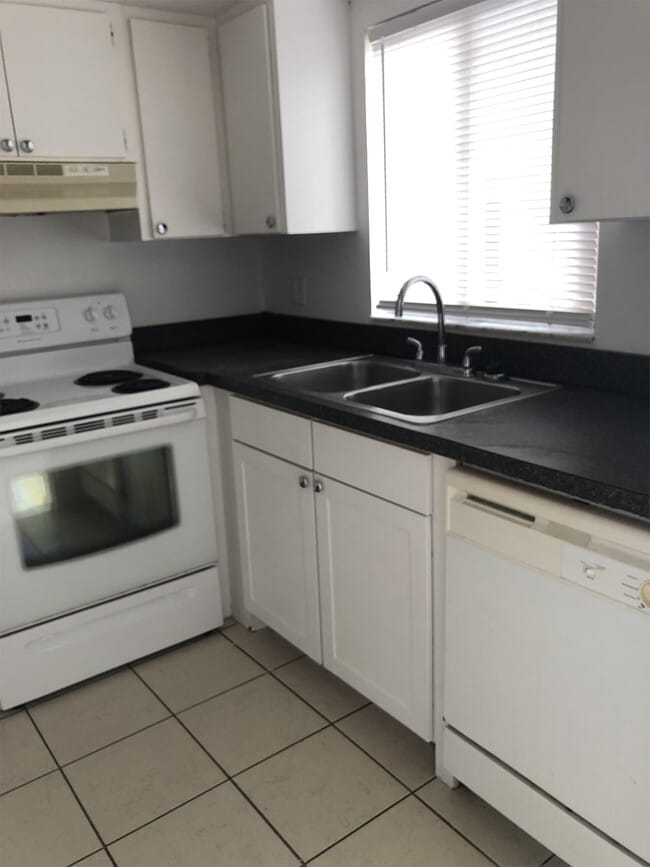 Photo - 2340 Maple Ave Unit 401