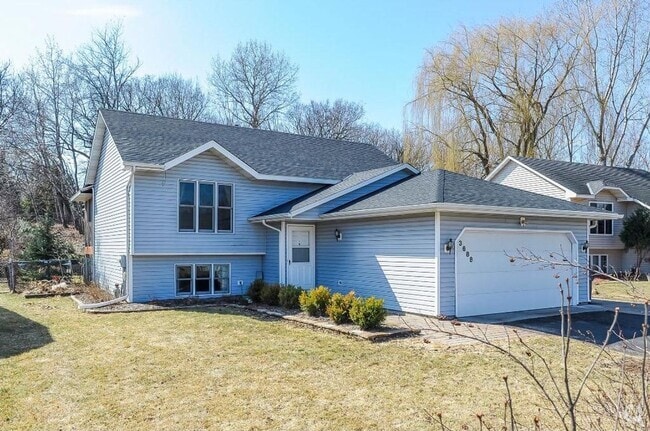 Building Photo - Beautiful 4-Bed 2-Bath Eagan Home - Availa...