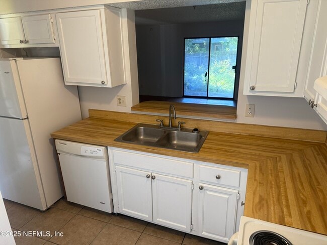 Photo - 1210 Whitlock Ave