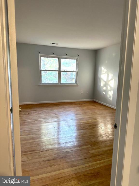 Photo - 413 Silver Ct