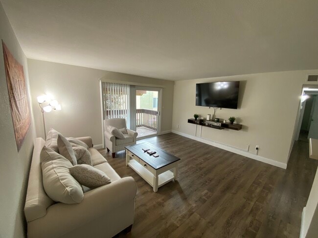 Building Photo - 2881 Huntington Blvd Unit Cozy 2 Bedroom 2 Bath