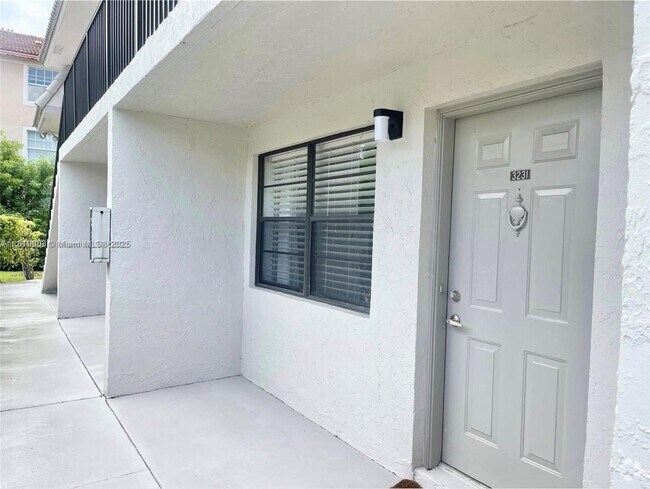 Building Photo - 3231 NW 102nd Terrace Unit 3231 Rental