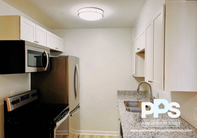 Photo - 6127-6129 E Fayetteville Dr