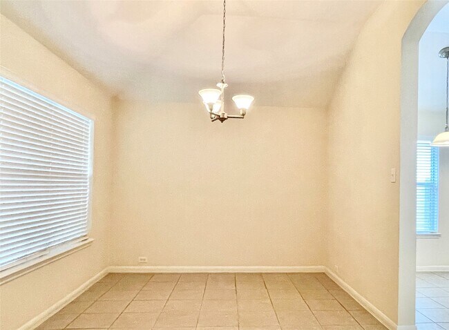 Photo - 910 Pickett Hill Ln
