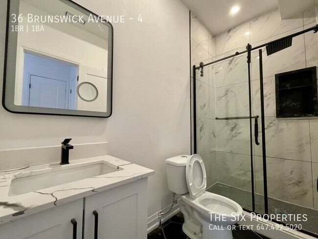 Building Photo - Brand New 1 Bedroom Second Floor Apartment in the Heart of Downtown Unit 4